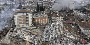Terremotos dejan más de 5 mil 200 muertos en Siria y Turquía