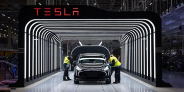 AMLO confirma que Tesla se instalará en Monterrey