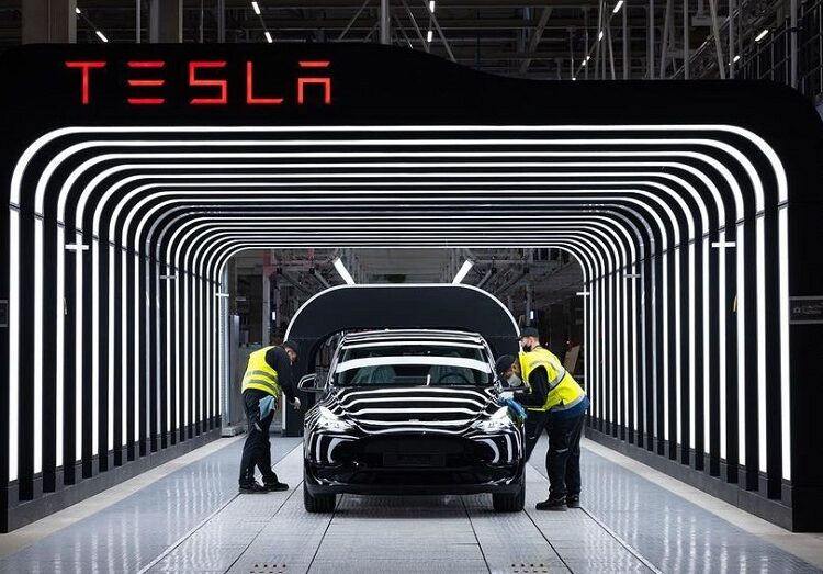 AMLO confirma que Tesla se instalará en Monterrey