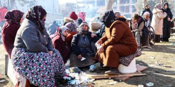 Muertos por terremoto en Turquía y Siria suben a más de 33 mil