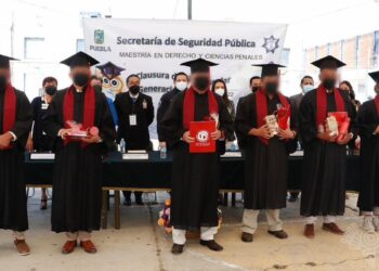 13 personas privadas de la libertad terminan su maestría