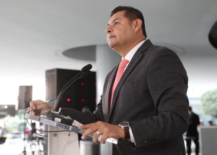 Armenta impulsa transición automotriz eléctrica