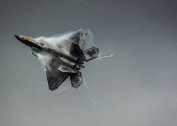 Canadá derriba un objeto desconocido que violó su espacio aéreo