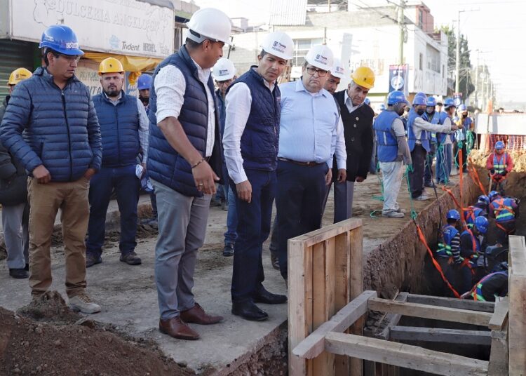 ERP supervisa ampliación de colector sanitario