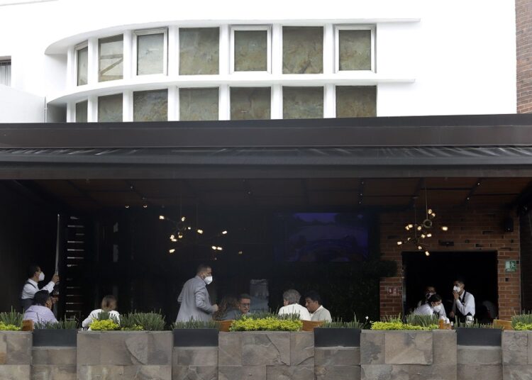 Restaurantes de Av. Juárez se suman a Mesas al Aire Libre