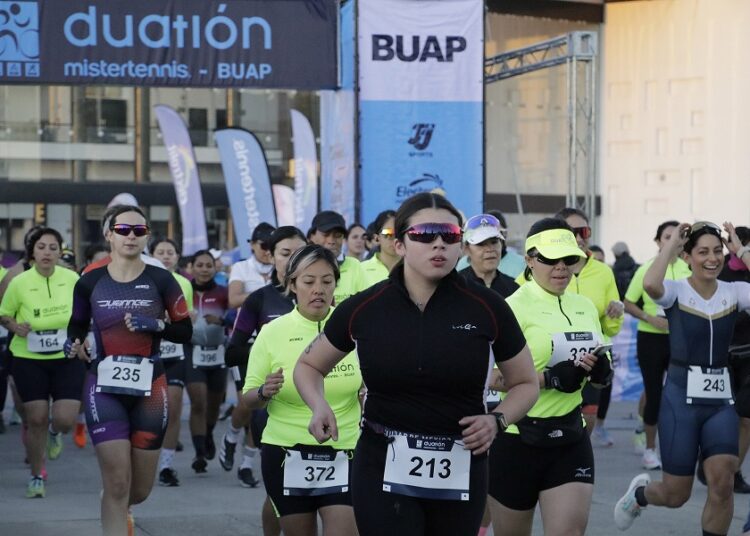 Fernanda Salazar y César Betancourt ganan Duatlón BUAP