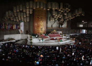 Poblanos realizan la 132 Peregrinación Anual a la Basílica de Guadalupe