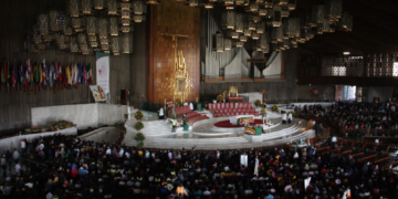 Poblanos realizan la 132 Peregrinación Anual a la Basílica de Guadalupe