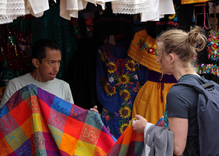 Aumentan visitantes, pese a pase turístico