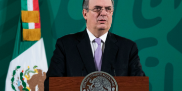 Acercan a Ebrard con Puebla