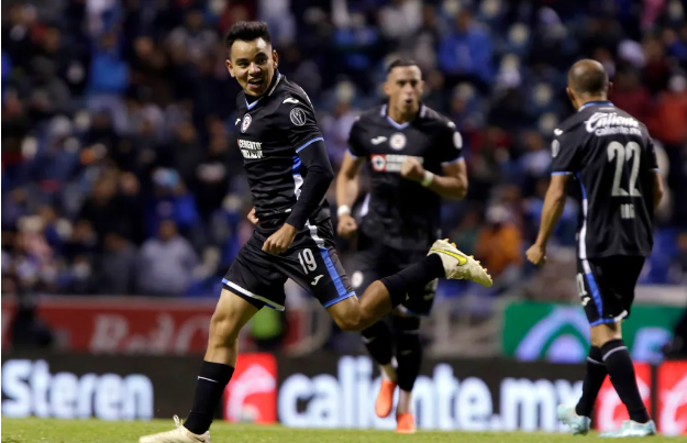 3-1: Cruz Azul gana su primer partido de la temporada ante el Puebla
