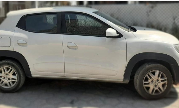 Policía recupera Renault con reporte de robo en Tlaxcalancingo
