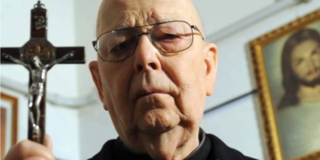 ¿Quién fue Gabriele Amorth, el sacerdote de la película El Exorcista del Papa?
