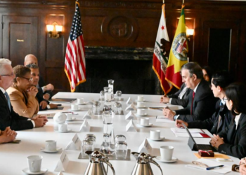 Ebrard y la alcaldesa de LA se reúnen con 50 alcaldes de 22 estados de la República