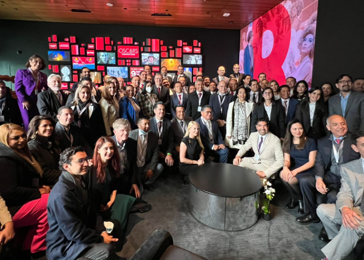 Ebrard lanza grupo de trabajo con Hollywood para incrementar la industria del cine en México