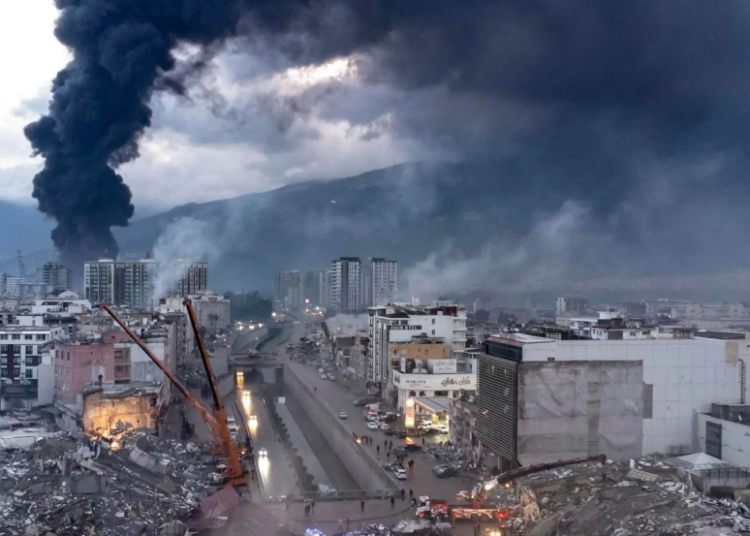 Suman más de 7 mil 200 muertos y 31 mil heridos por terremotos en Turquía y Siria