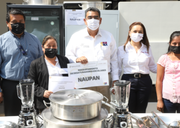 Gobernador y presidenta del Sedif encabezaron reequipamiento de 45 desayunadores escolares