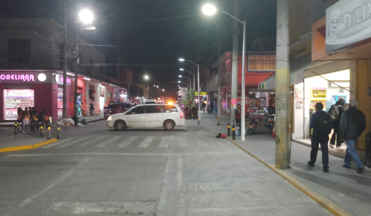 Realizan ordenamiento comercial en primer cuadro de Texmelucan