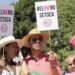 Cientos se suman a concentración a favor del INE