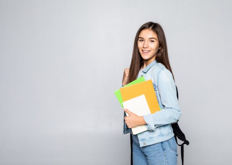 Conacyt abre convocatoria de becas para posgrado
