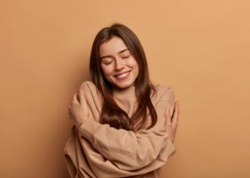 Trabajar heridas para controlar nuestras emociones: Karla Avilés