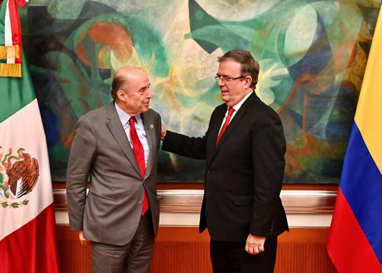 Cancilleres de México y Colombia impulsan cumbres sobre migración y drogas