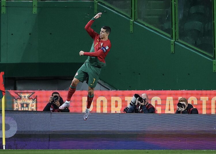 Doblete y nuevo récord de Cristiano con Portugal