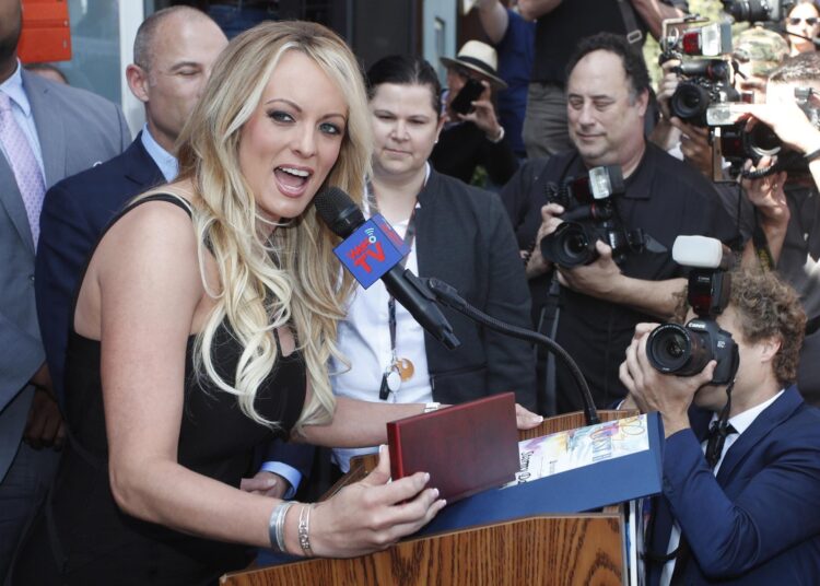 Stormy Daniels, la actriz porno por la que Trump se sentará ante un juez