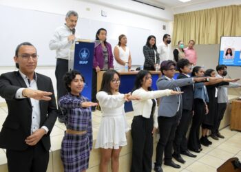 Toman protesta a grupos estudiantiles de Físico Matemáticas BUAP