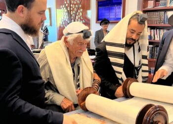 Celebra su bar mitzvá no a los 13 ¡sino a los 102 años!