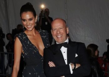Esposa de Willis pide a periodistas que no griten al actor