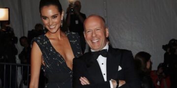 Esposa de Willis pide a periodistas que no griten al actor