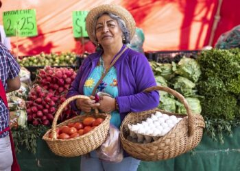 Favorece Canastita Poblana a miles de familias
