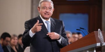 AMLO, abierto a que Elon Musk participe en plan de litio