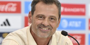 Cocca inicia primera concentración como seleccionador mexicano