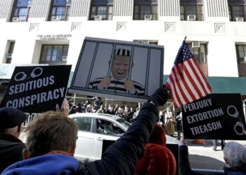 NY se mantiene expectante ante posible acusación de Trump