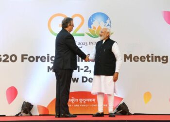 Ebrard lleva saludos de AMLO al primer ministro Modi