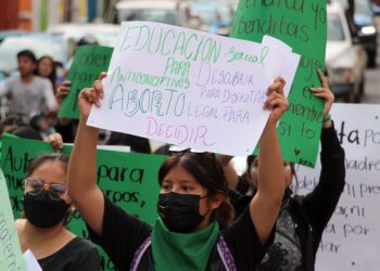 Piden dejar de retrasar aprobación de despenalización del aborto