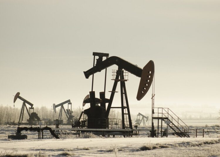 Biden aprueba proyecto de extracción de petróleo en Alaska