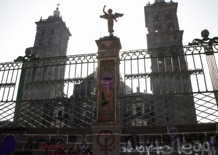 Marchas del 8M dejan afectaciones en monumentos históricos