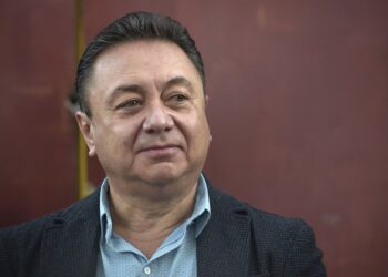 Reciben 2 denuncias a la semana por construcción en vía pública