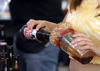 Clausuran 10 locales por incumplir lineamientos por venta de alcohol