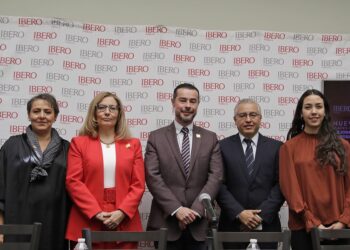Ibero Puebla presenta nuevos planes de estudio