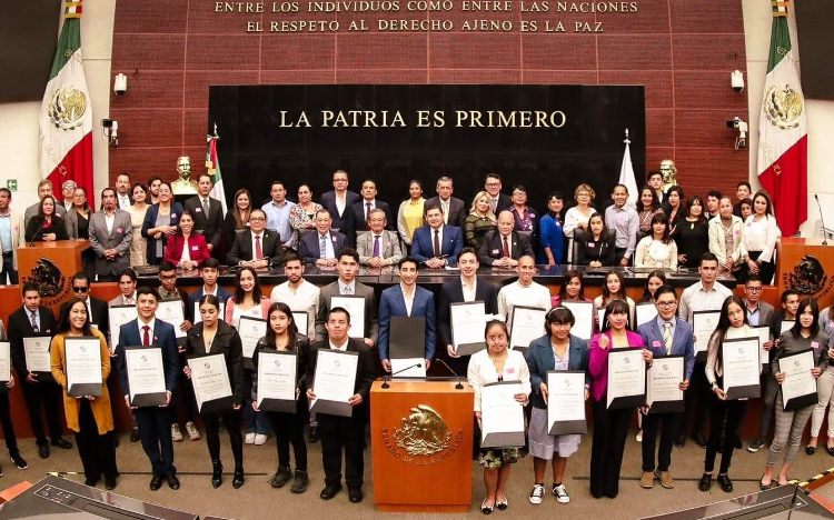 Entrega Armenta reconocimientos por amor al deporte
