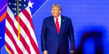 Trump pide a seguidores unidad en “defensa pacífica” de su movimiento