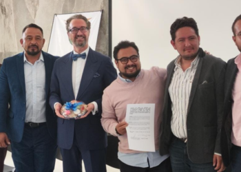 Lextra y Asociación Poblana de Atletismo firman convenio de colaboración