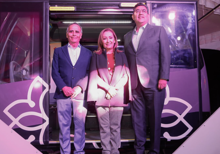 Céspedes acompañó a Lorena Cuéllar, a la presentación del proyecto Autotrén