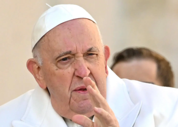 Papa Francisco sufre infección respiratoria; permanecerá hospitalizado algunos días