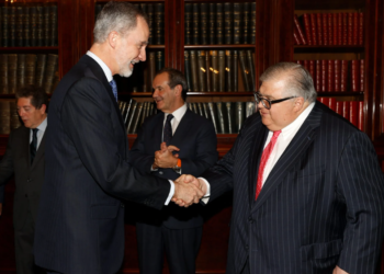 Felipe VI entrega a Agustín Carstens el Premio de Economía Rey de España