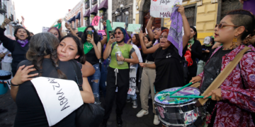 La ira feminista: reflexiones sobre la solidaridad y lucha colectiva en el 8M